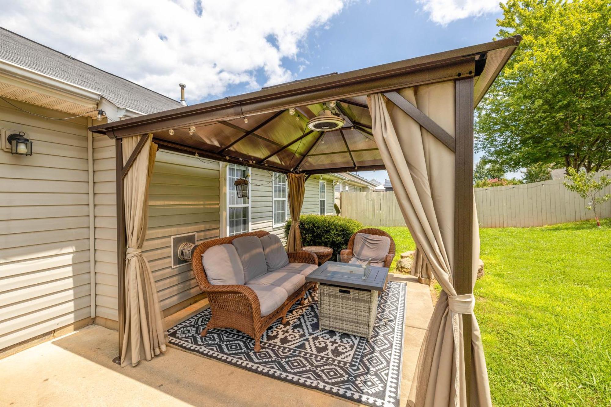 Queen City Family-Friendly Entire House, Charlotte Exteriör bild