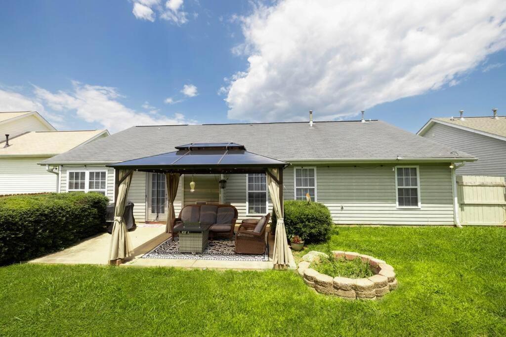 Queen City Family-Friendly Entire House, Charlotte Exteriör bild